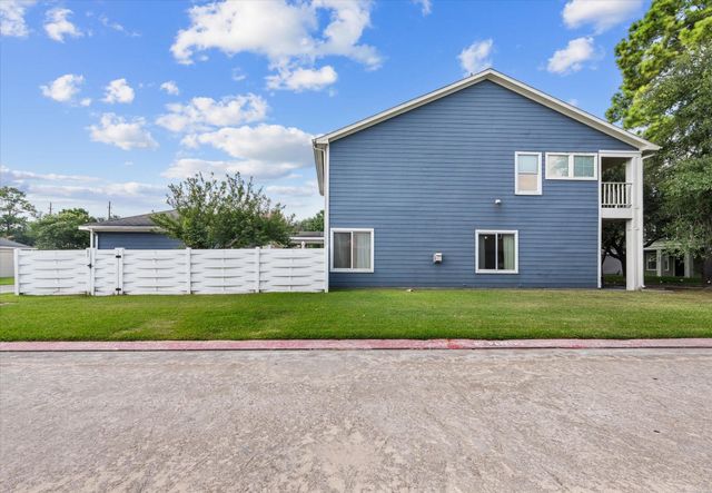 9939 Farrell Drive, Houston, TX 77070