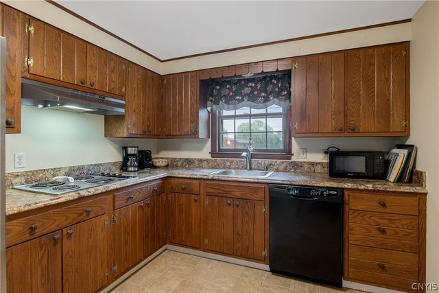 102 Croyden Lane, Dewitt, NY 13224