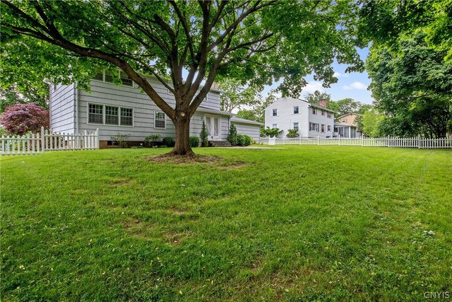 102 Croyden Lane, Dewitt, NY 13224