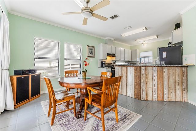 15337 Bowsprit Ct, Corpus Christi, TX 78418