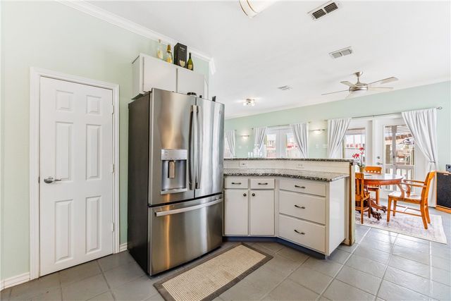 15337 Bowsprit Ct, Corpus Christi, TX 78418