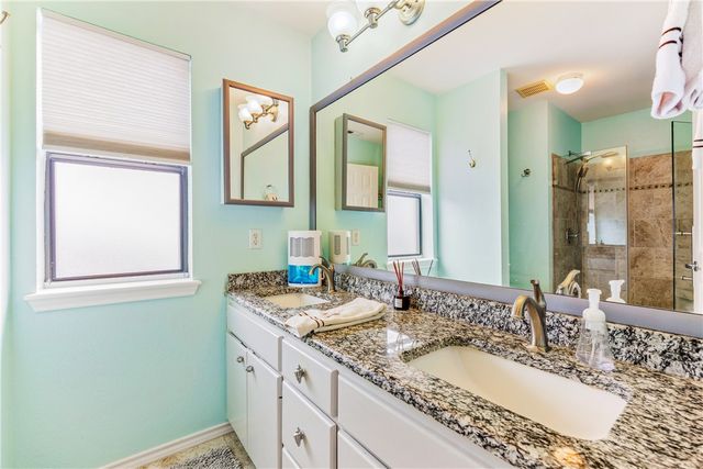 15337 Bowsprit Ct, Corpus Christi, TX 78418
