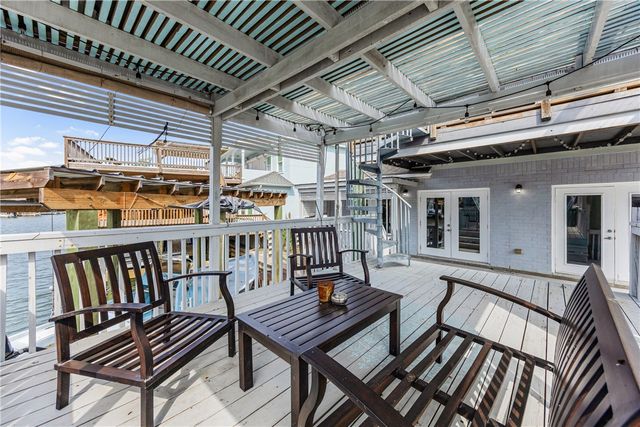 15337 Bowsprit Ct, Corpus Christi, TX 78418