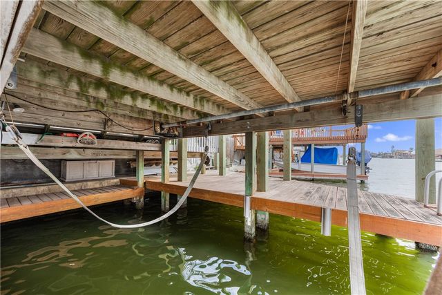 15337 Bowsprit Ct, Corpus Christi, TX 78418
