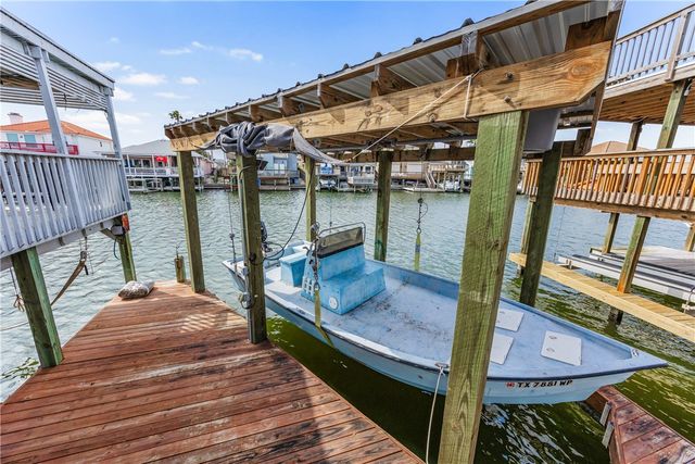 15337 Bowsprit Ct, Corpus Christi, TX 78418