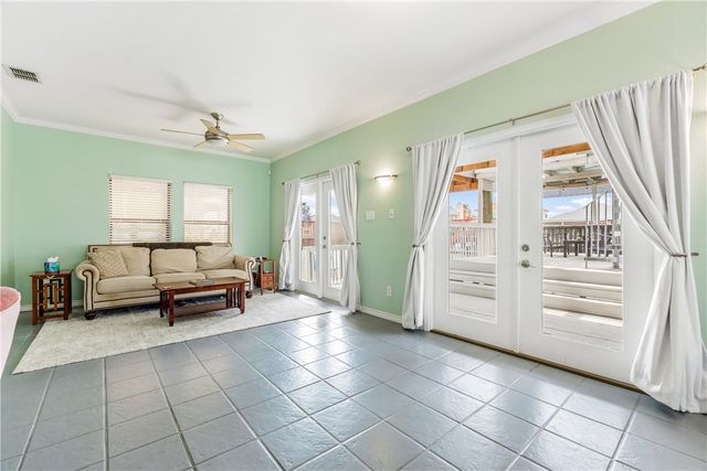 15337 Bowsprit Ct, Corpus Christi, TX 78418