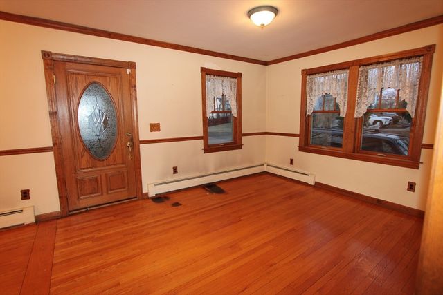 25 Crawford St, Worcester, MA 01604