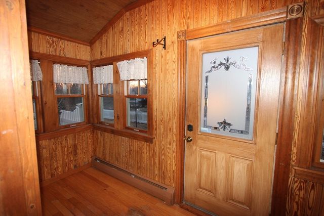 25 Crawford St, Worcester, MA 01604
