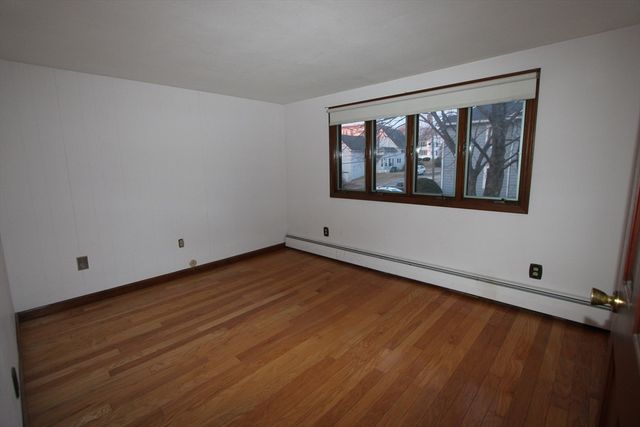 25 Crawford St, Worcester, MA 01604