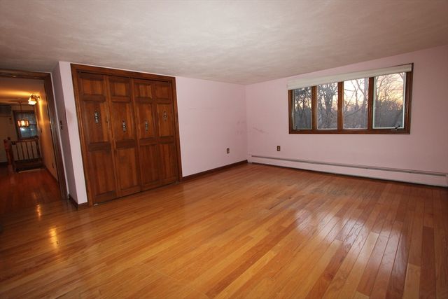 25 Crawford St, Worcester, MA 01604