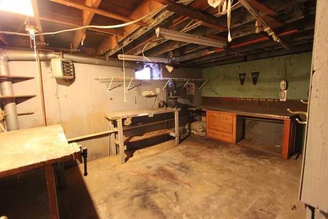25 Crawford St, Worcester, MA 01604
