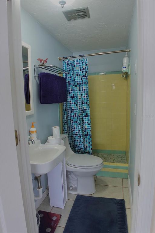 Image 12 of property listing at 3249 EISENHOWER DRIVE, Holiday, FL 34691