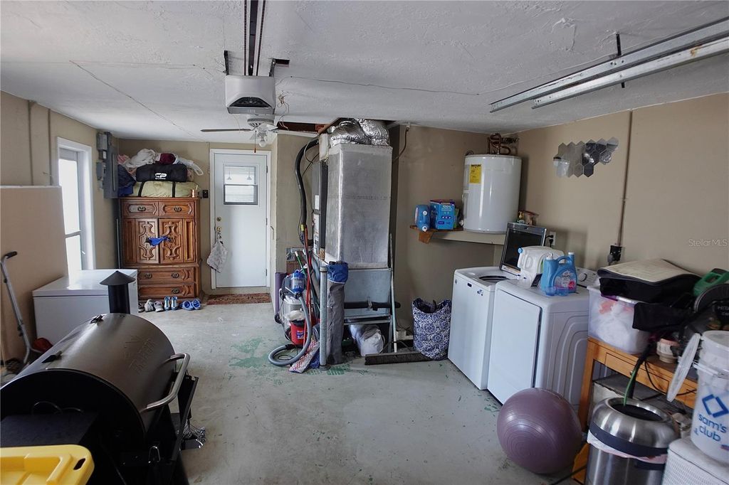 Image 14 of property listing at 3249 EISENHOWER DRIVE, Holiday, FL 34691