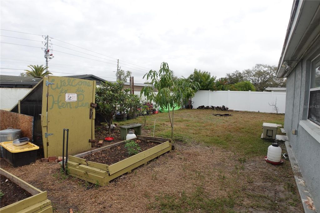 Image 16 of property listing at 3249 EISENHOWER DRIVE, Holiday, FL 34691