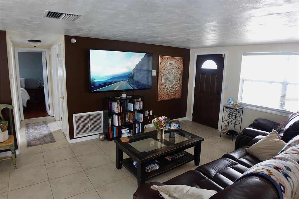 Image 3 of property listing at 3249 EISENHOWER DRIVE, Holiday, FL 34691