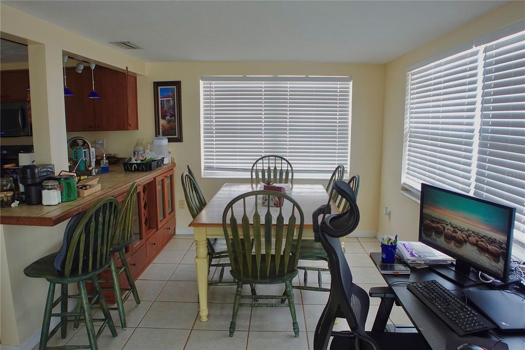 Image 5 of property listing at 3249 EISENHOWER DRIVE, Holiday, FL 34691