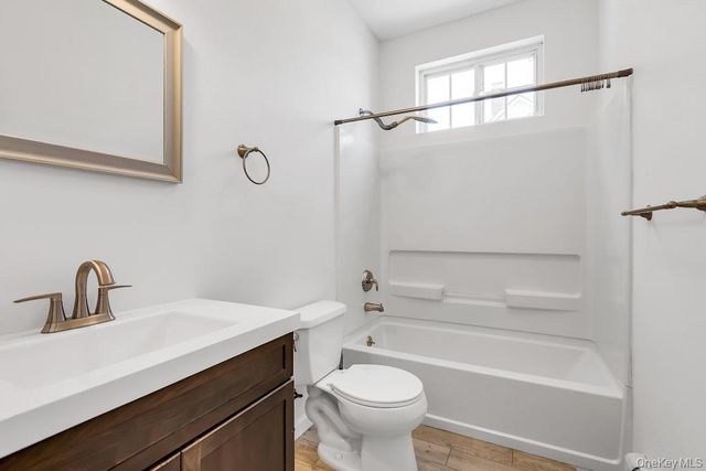 2 Lincoln Avenue, Islip Terrace, NY 11752