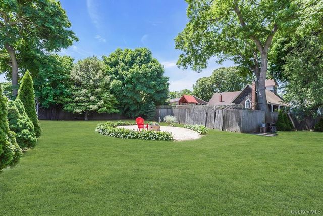 2 Lincoln Avenue, Islip Terrace, NY 11752