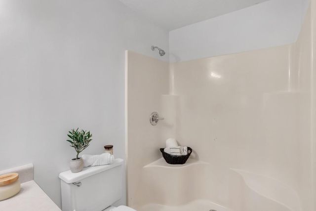 1121 Granite Lane, Loganville, GA 30052