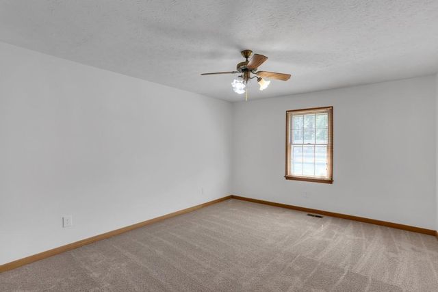 1121 Granite Lane, Loganville, GA 30052