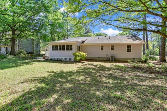 1121 Granite Lane, Loganville, GA 30052