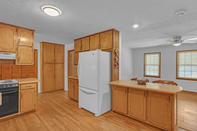 1121 Granite Lane, Loganville, GA 30052