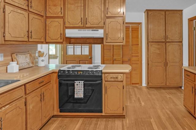 1121 Granite Lane, Loganville, GA 30052