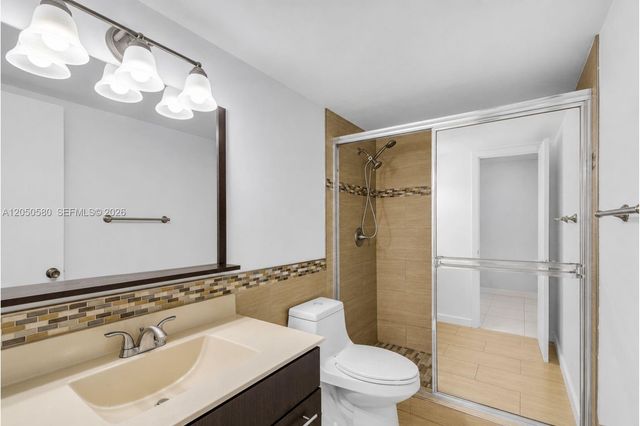 8501 NW 8th St 105, Miami, FL 33126