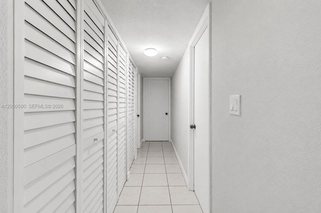 8501 NW 8th St 105, Miami, FL 33126