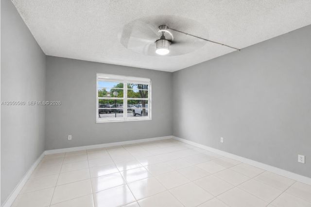 8501 NW 8th St 105, Miami, FL 33126