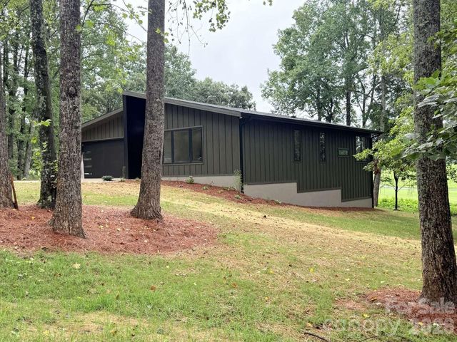 291 Falls Avenue, Granite Falls, NC 28630