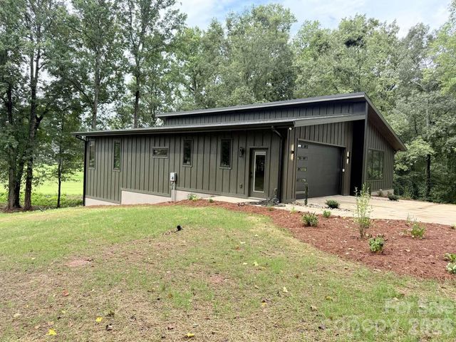 291 Falls Avenue, Granite Falls, NC 28630