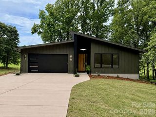291 Falls Avenue, Granite Falls, NC 28630