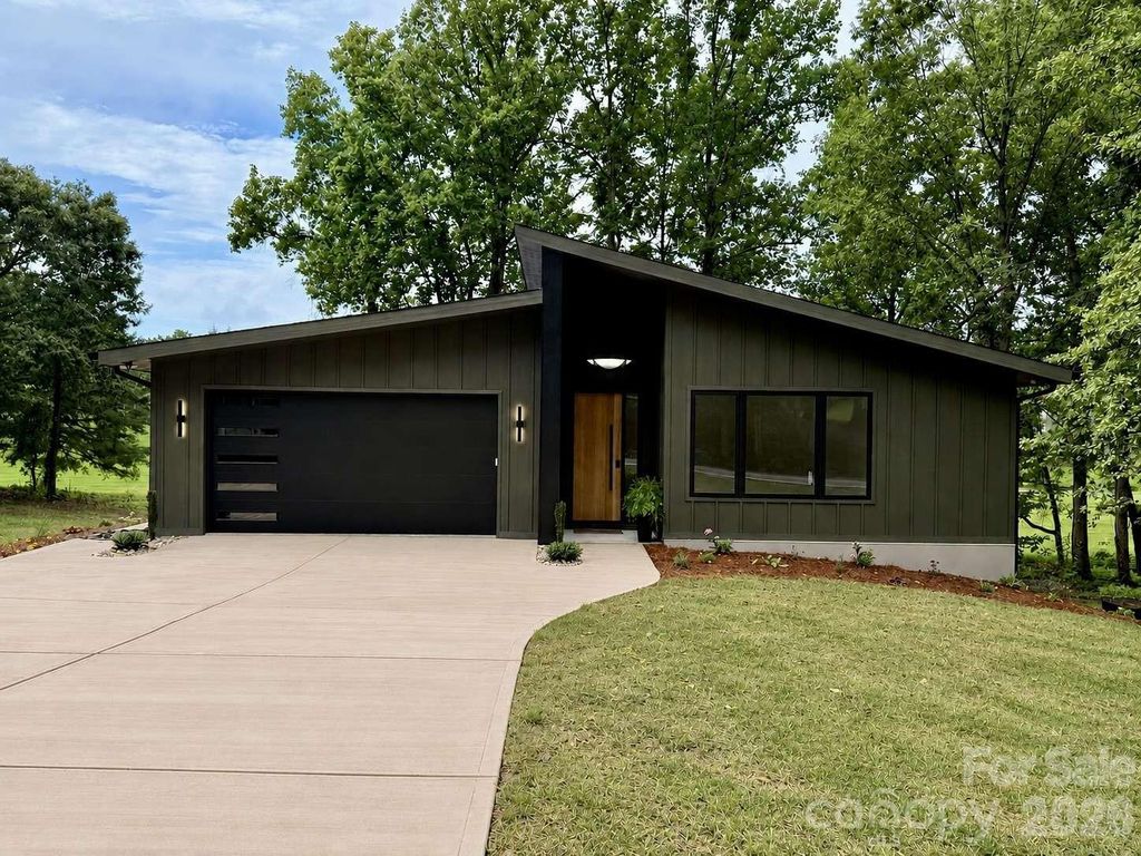 291 Falls Avenue, Granite Falls, NC 28630