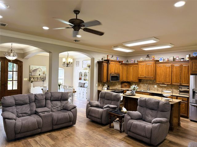 1737 Turning Leaf Trail, Haughton, LA 71037