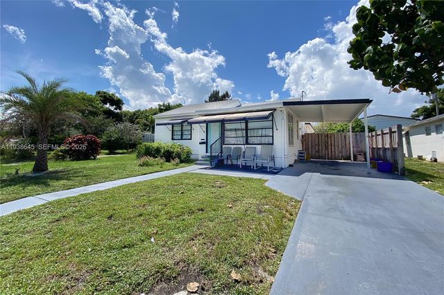 1109 S M St, Lake Worth, FL 33460