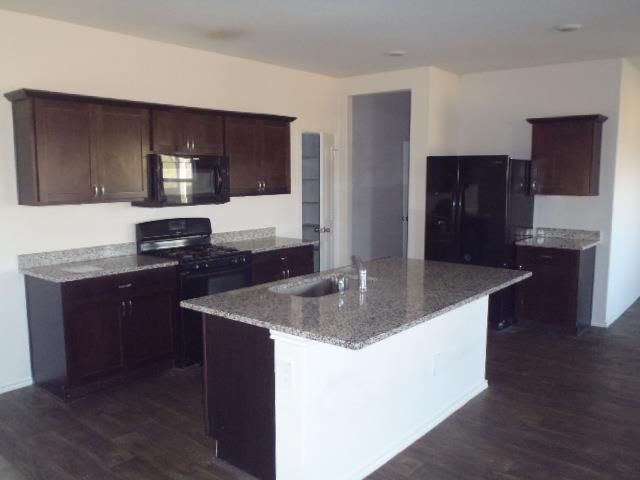 221 Calgary LN, San Marcos, TX 78666