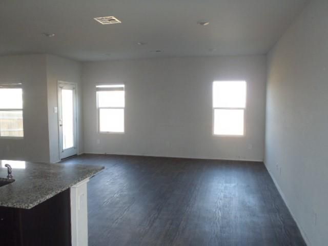 221 Calgary LN, San Marcos, TX 78666