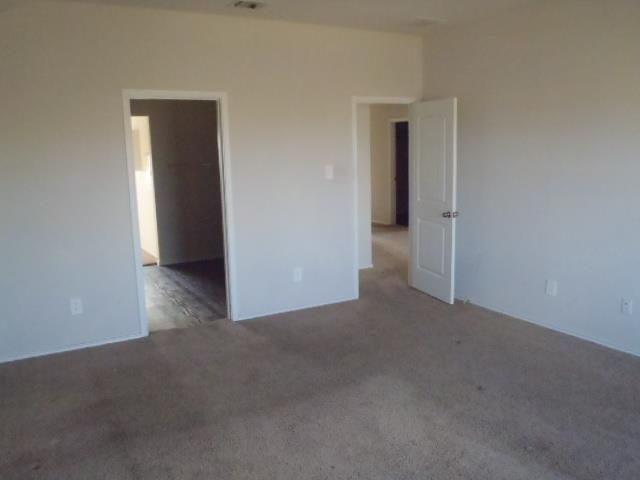 221 Calgary LN, San Marcos, TX 78666