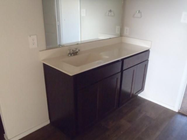 221 Calgary LN, San Marcos, TX 78666