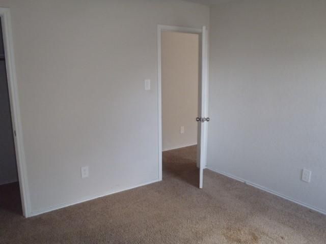 221 Calgary LN, San Marcos, TX 78666