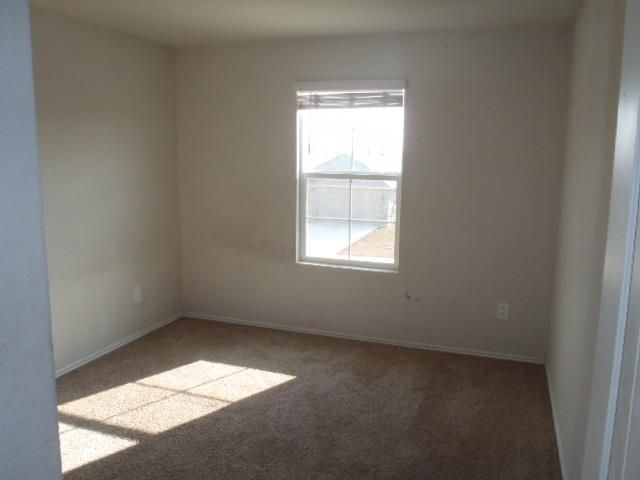 221 Calgary LN, San Marcos, TX 78666