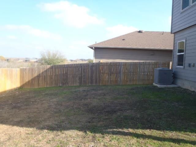221 Calgary LN, San Marcos, TX 78666
