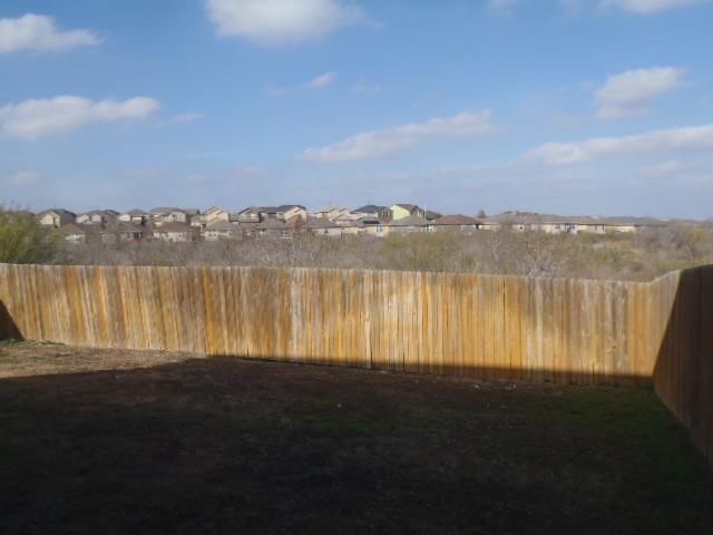 221 Calgary LN, San Marcos, TX 78666