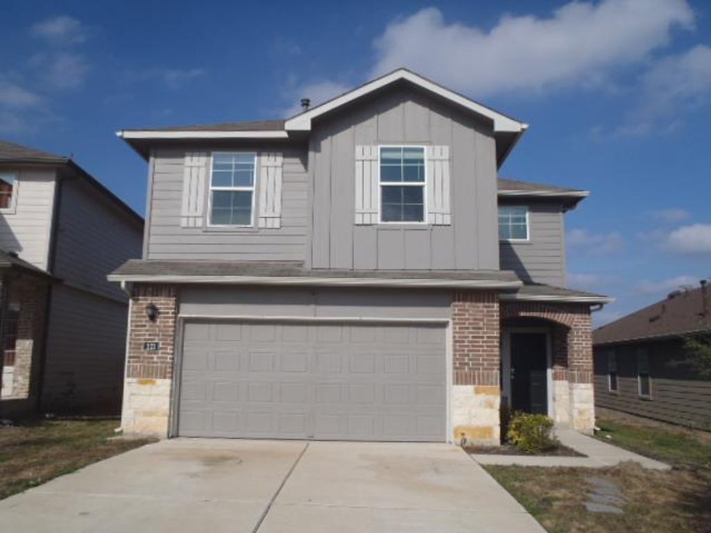 221 Calgary LN, San Marcos, TX 78666
