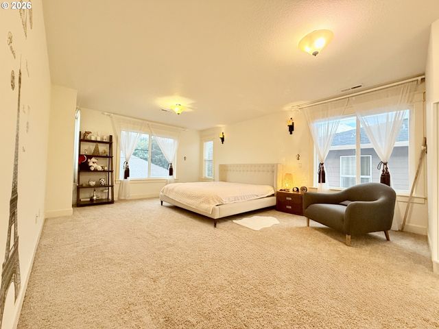 13526 Se ELLEN Dr, Clackamas, OR 97015