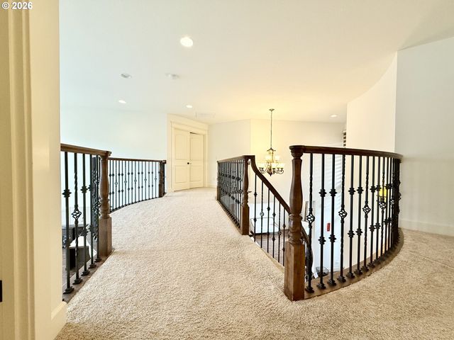 13526 Se ELLEN Dr, Clackamas, OR 97015