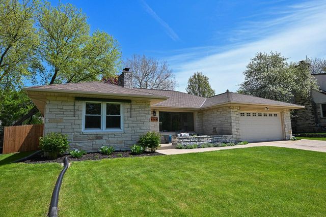4260 Menomonee River PARKWAY, Wauwatosa, WI 53222