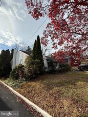 2732 OLD WELSH RD, Willow Grove, PA 19090