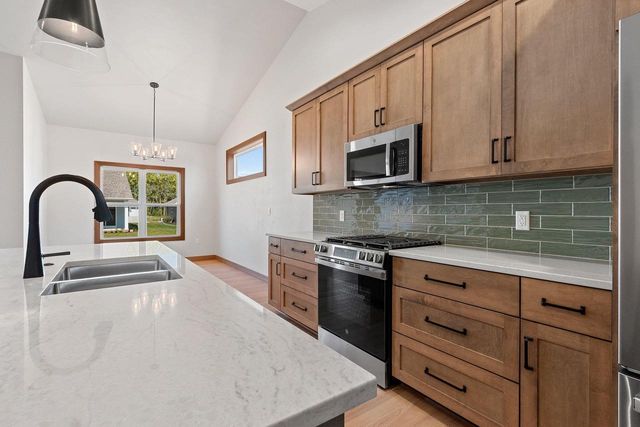 2334 WHISPERING WIND LANE, Howard, WI 54303